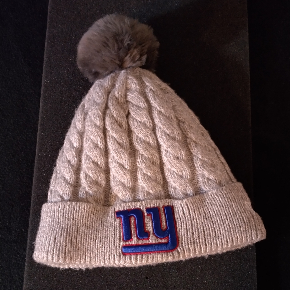 NFL New York Giants Pom Pom beanie hat